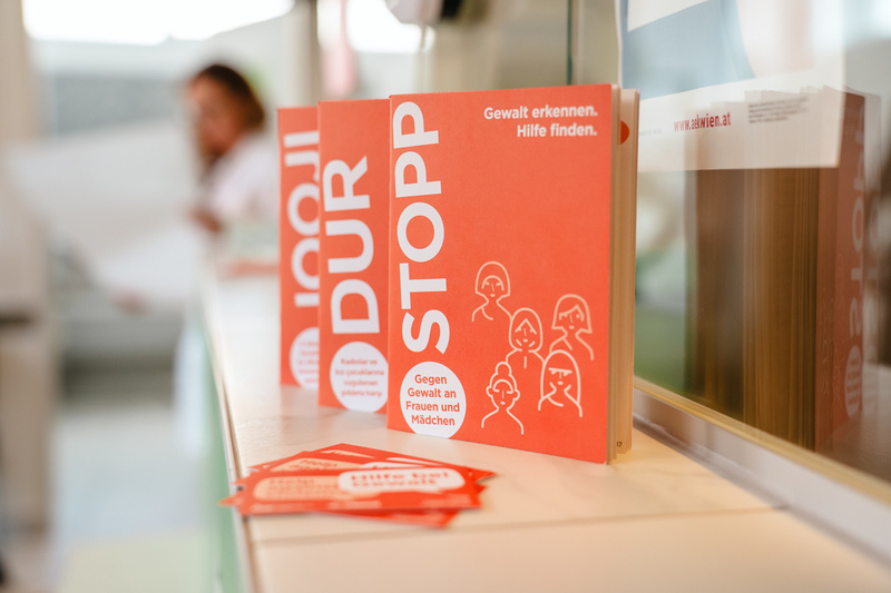 ÖIF-Broschüre gegen Gewalt an Frauen