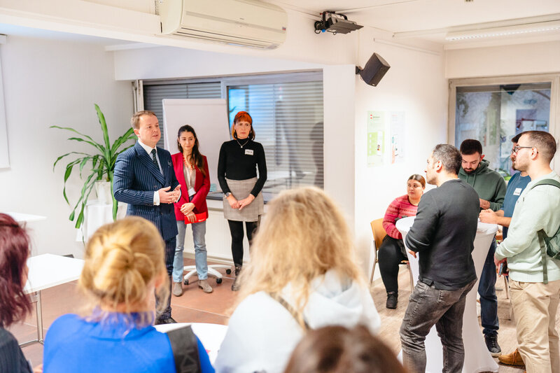 Präsentation Mitarbeiter/innen des Integrationsservice für Fachkräfte und Kooperationspartner