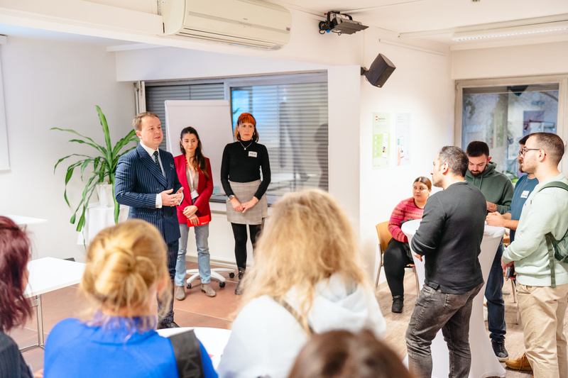 Präsentation Mitarbeiter/innen des Integrationsservice für Fachkräfte und Kooperationspartner