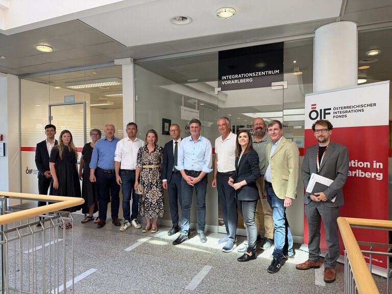 Gruppe von Personen vor Österreichischer Integrationsfonds Zentrum Vorarlberg