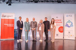 v.l.n.r. Miguel Zarco (Leitung ÖIF-Integrationszentrum Salzburg), Daniela Kanzian (Leitung PGS Salzburg), Landesrat Wolfgang Fürweger, Stadträtin Andrea Brandner, Olena Stanko (Leitung Team Berufschancen) Edwin Schäffer (Leitung Büro für Grunsatzangelegenheiten) © ÖIF/Soldatenko
