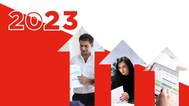 Grafik mit der Jahreszahl 2023 und aufsteigenden Pfeilen, die Fortschritt und Wachstum symbolisieren.