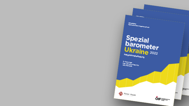 Drei Broschüren mit dem Titel „Spezialbarometer Ukraine 2022“ zur Integrationsforschung.