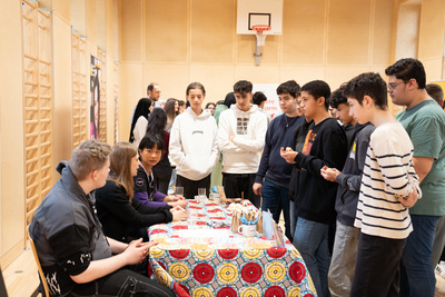 Schüler/innen bei ÖIF-Karriereplattform zum Schwerpunkt Lehre