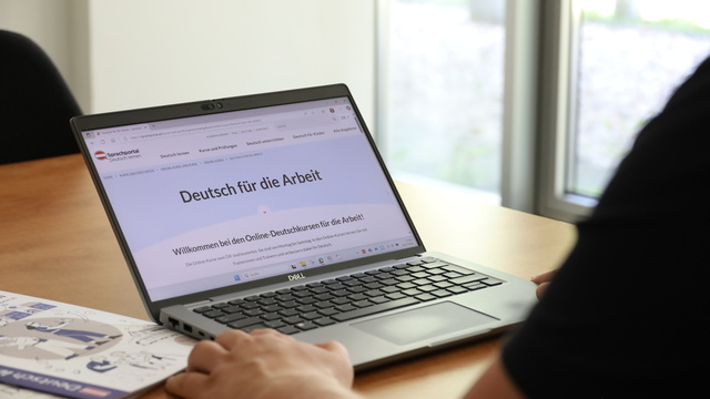 Deutsch für die Arbeit, Angebot am Laptop
