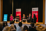 Diskussion über Geschlechterrollen mit mehreren Panellisten auf einer Veranstaltung des Österreichischen Integrationsfonds.